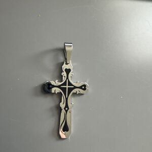 Vintage Silver / Black Tone Graphic Design Cross Pendant 24 Inch Chain Necklace
